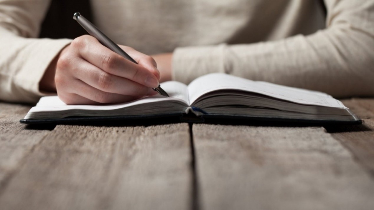 Business communication with Humanize AI